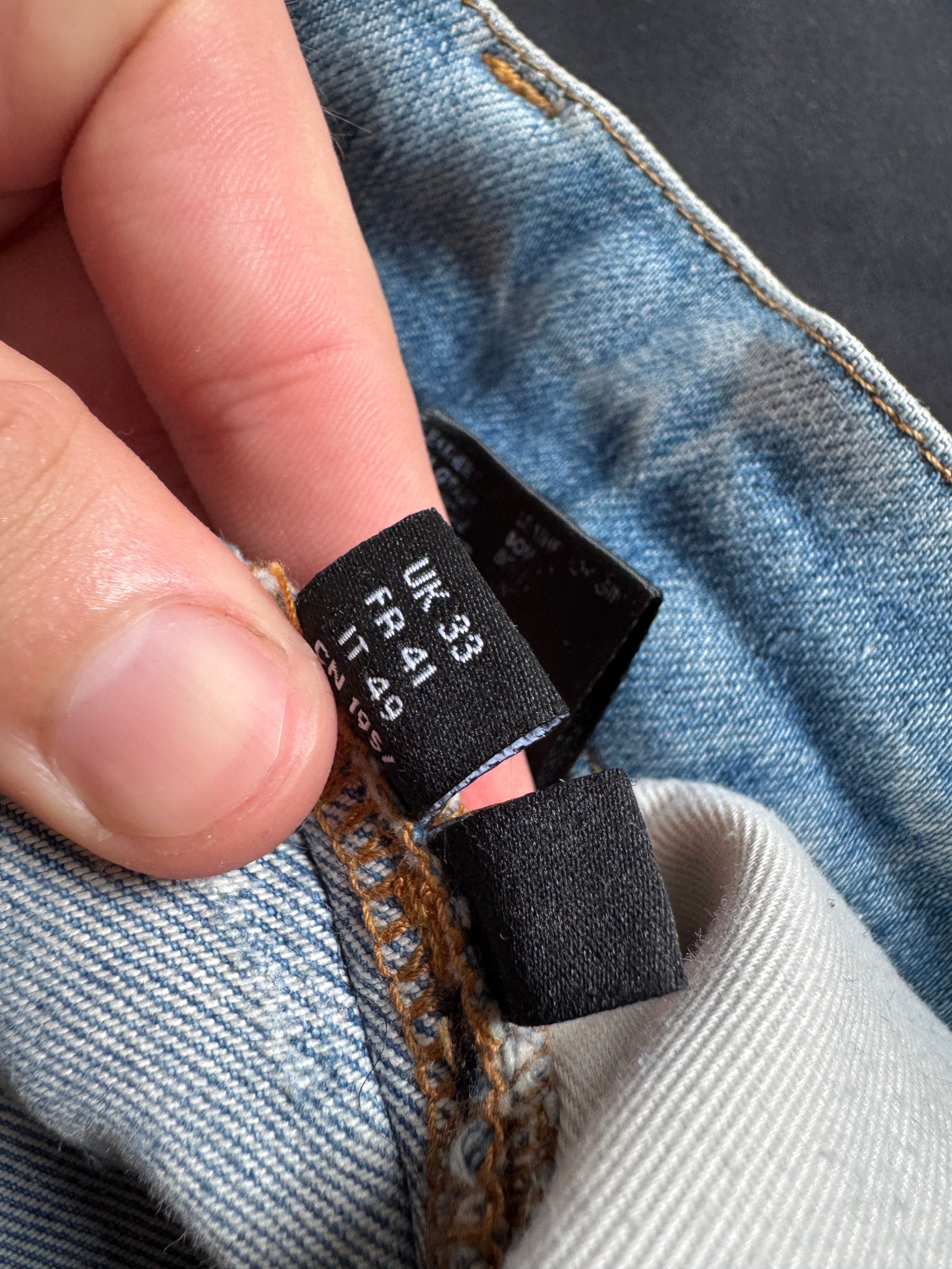 Amiri LightWash Jeans Old English