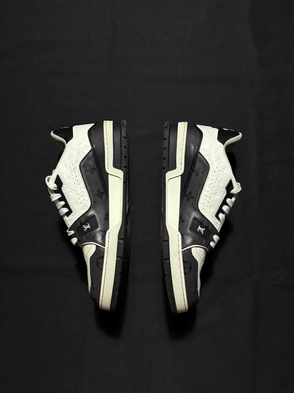 Louis Vuitton Black Monogram Trainers 9LV