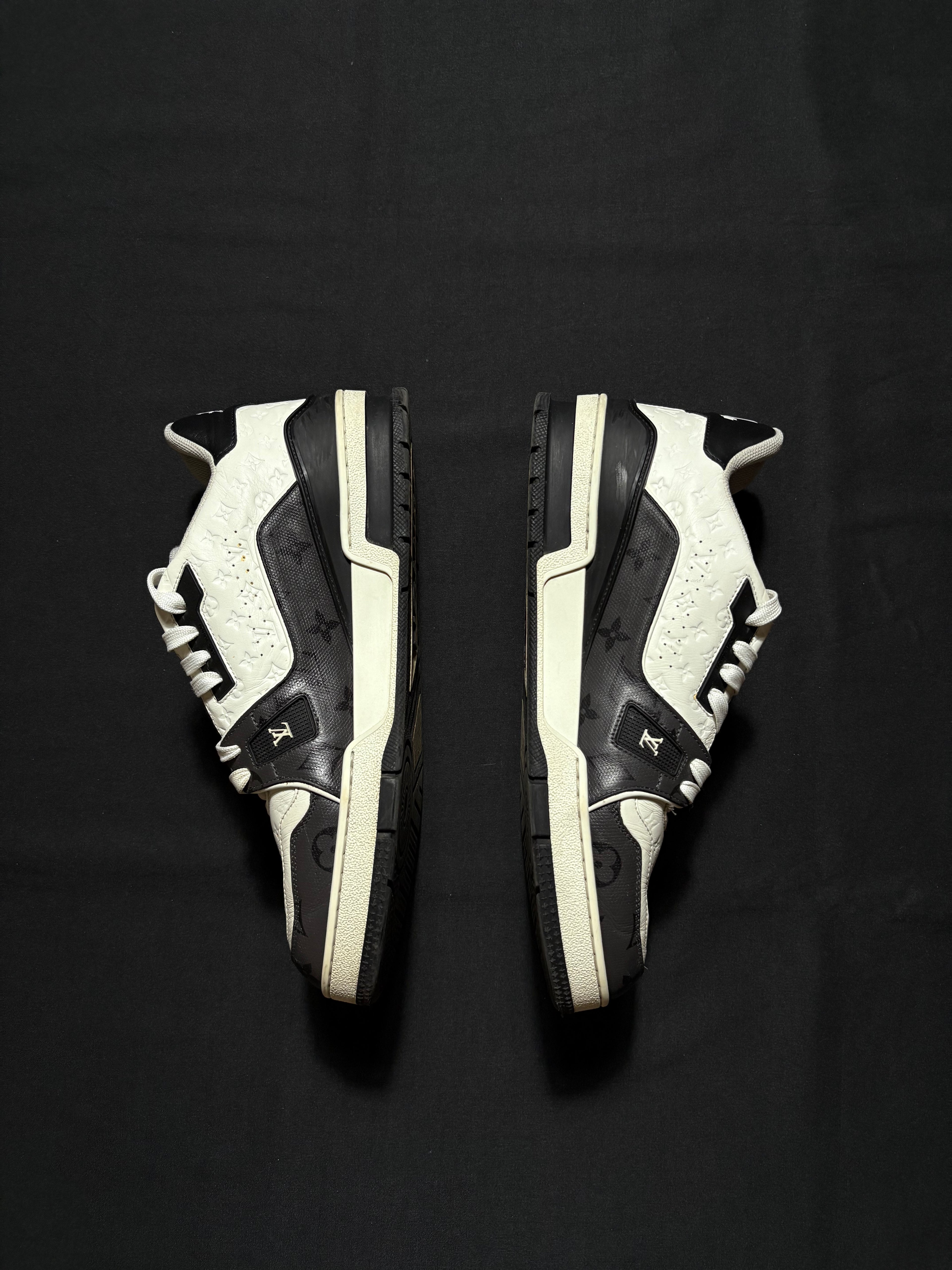 Louis Vuitton Black Monogram Trainers 9LV