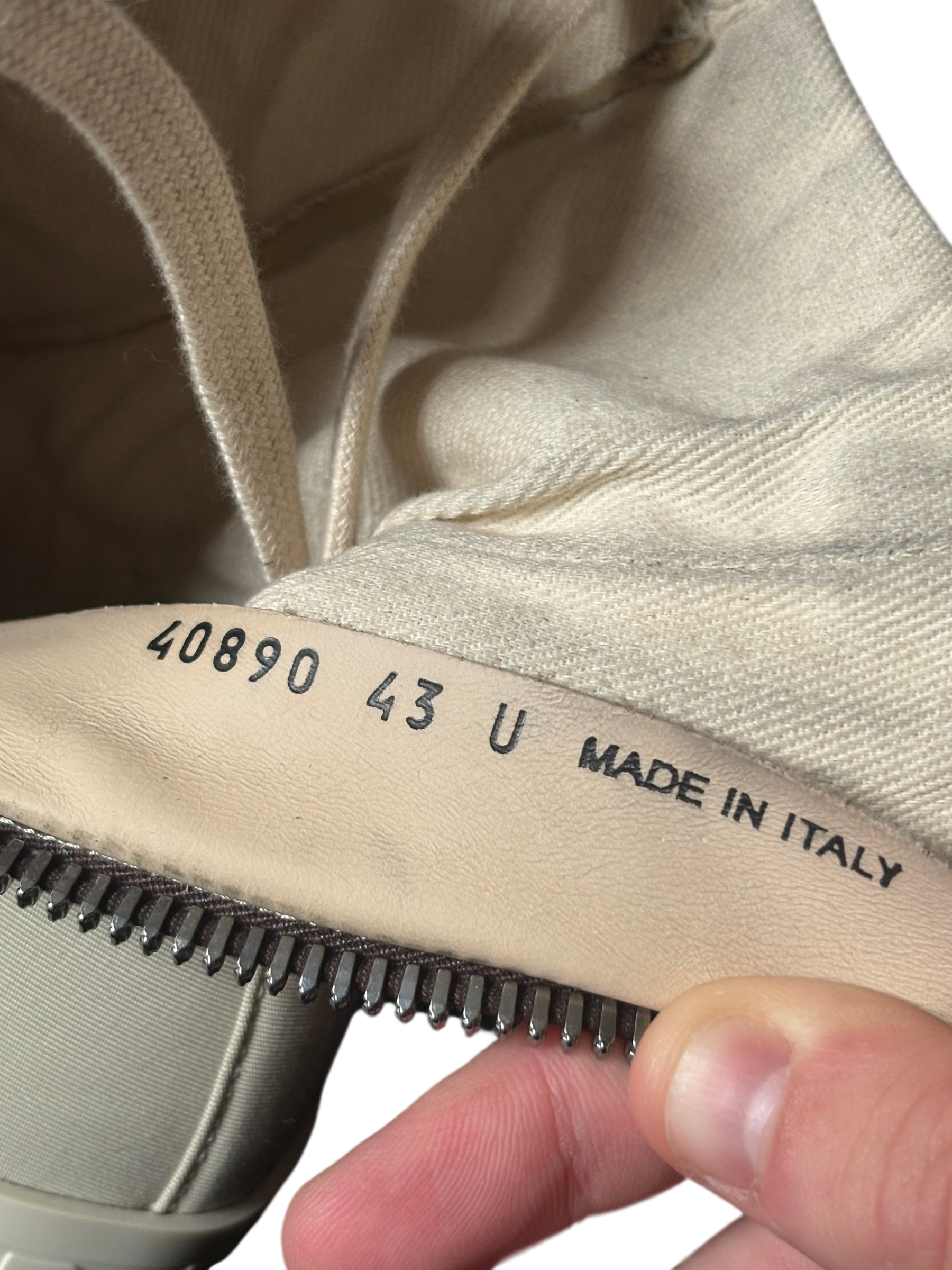 Rick Owens DRKSHDW Hi Sneaker Pearl & Milk
- Size 43