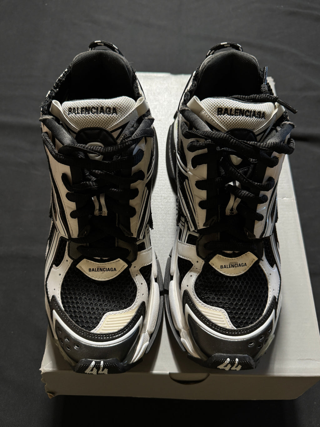 Balenciaga Runners Black White Brand New