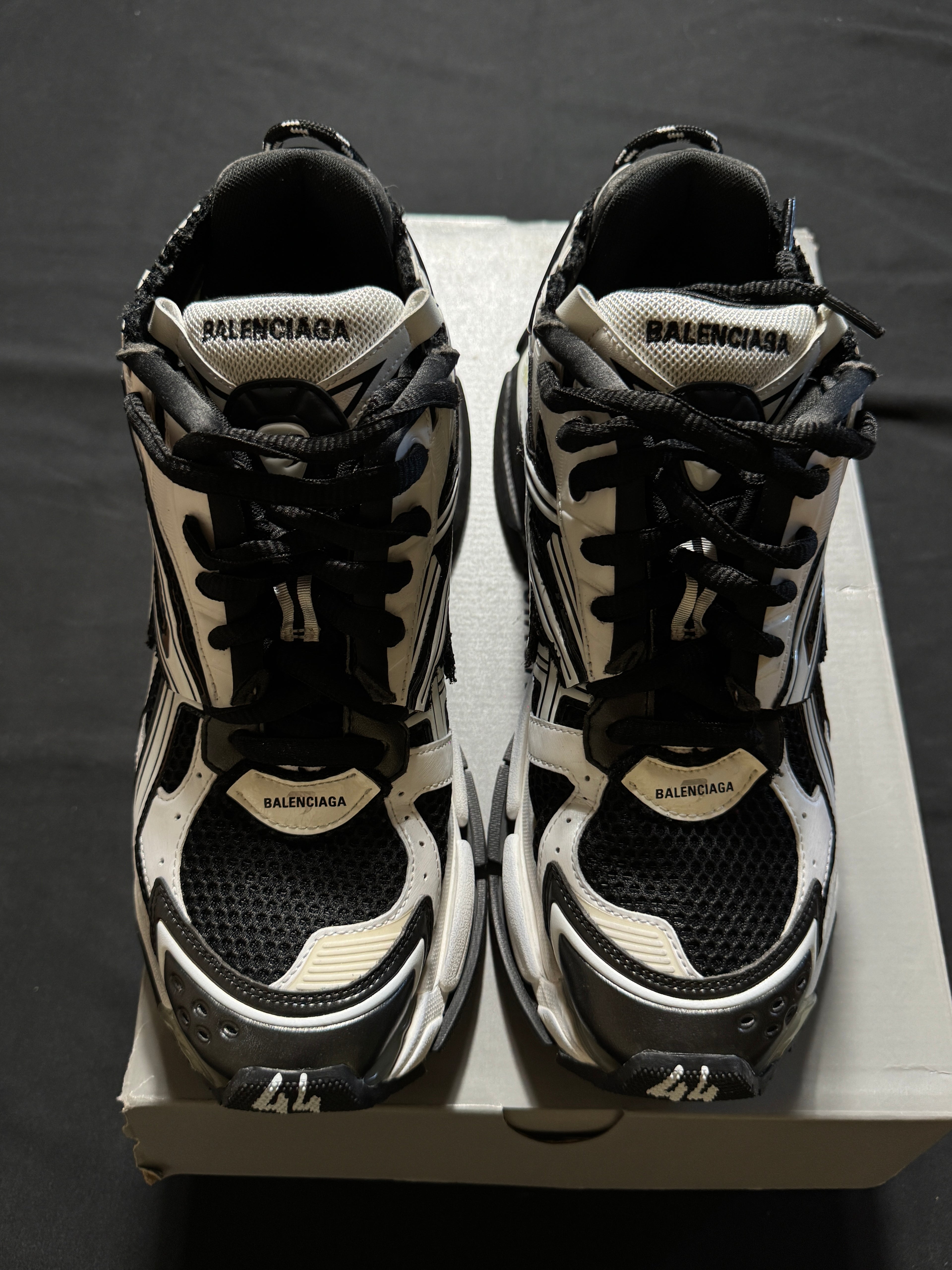 Balenciaga Runners Black White Brand New