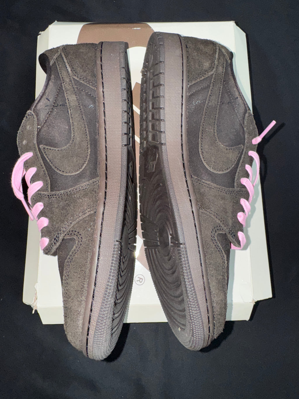 Travis Scott Jordan 1 Velvet