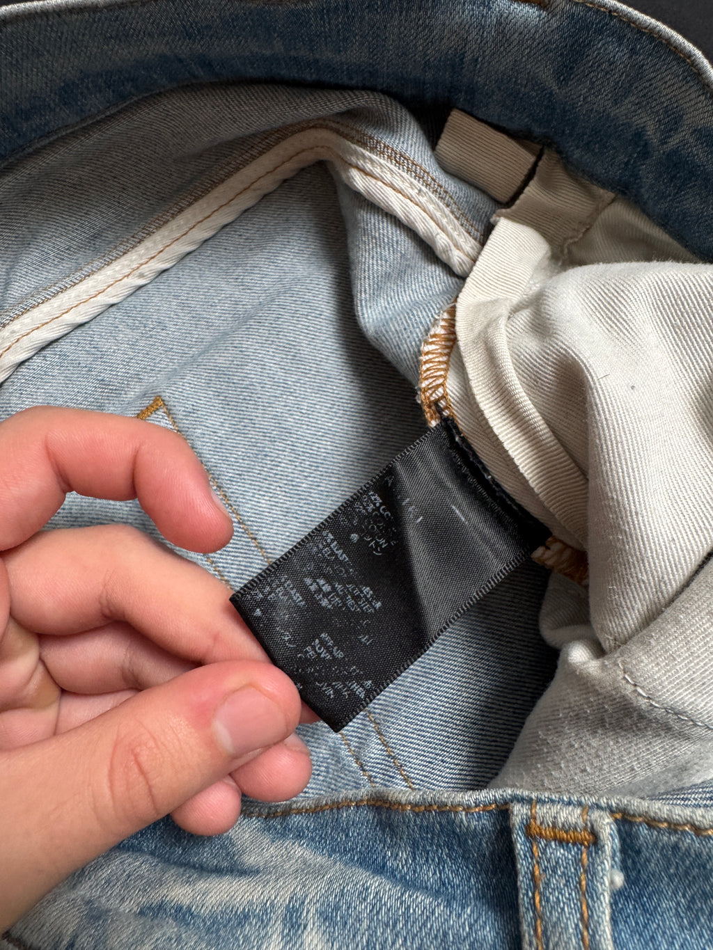 Amiri LightWash Jeans Old English