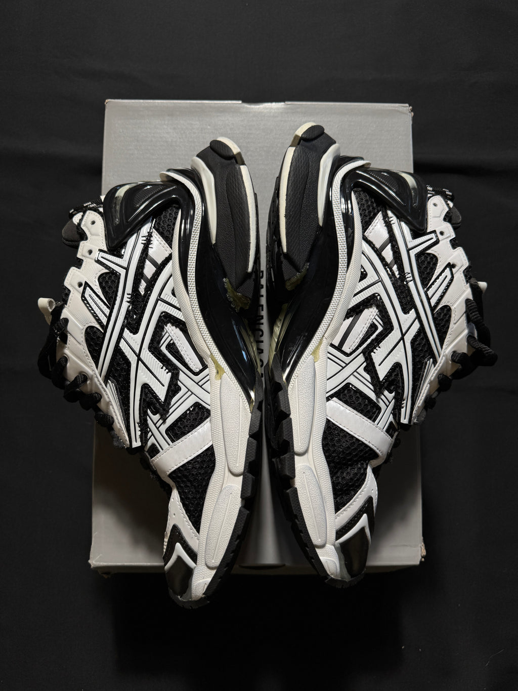 Balenciaga Runners Black White Brand New