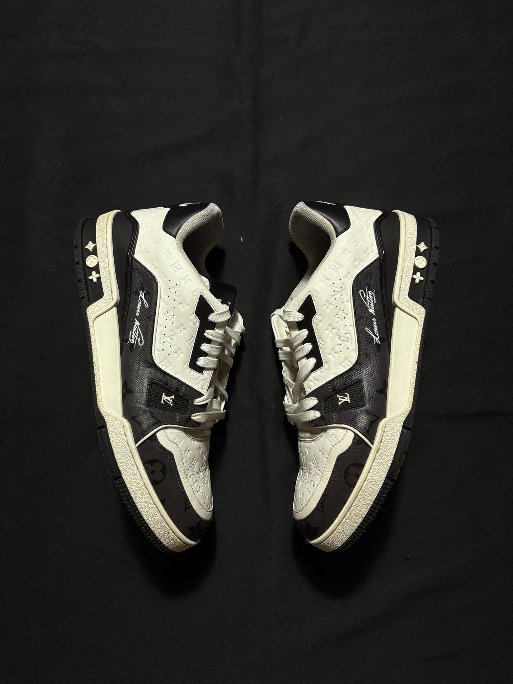 Louis Vuitton Black Monogram Trainers 9LV