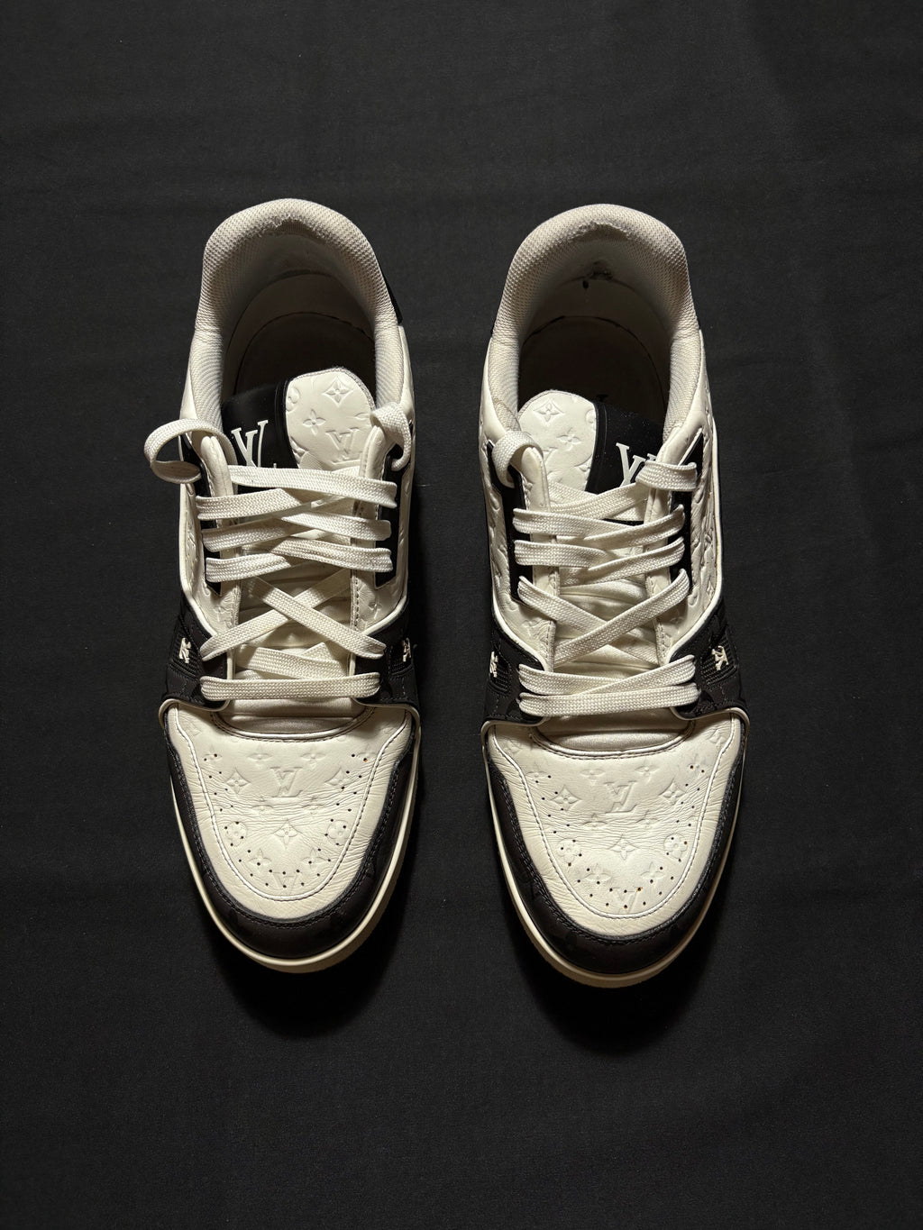Louis Vuitton Black Monogram Trainers 9LV