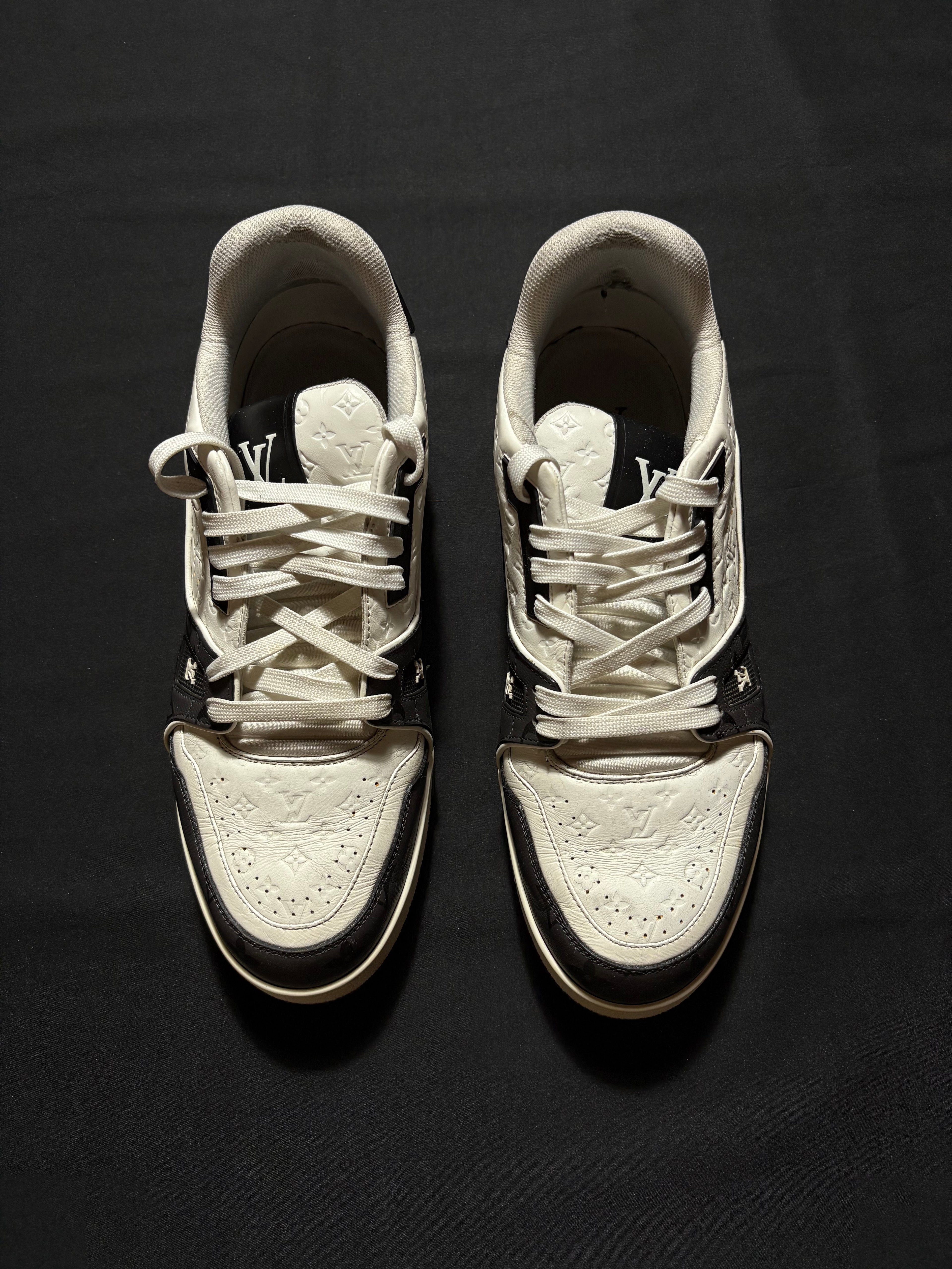 Louis Vuitton Black Monogram Trainers 9LV