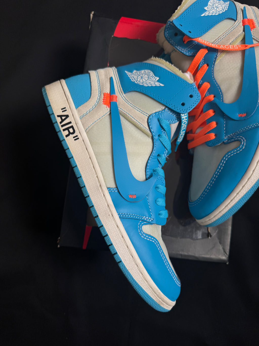 Off White Jordan 1 UNC
