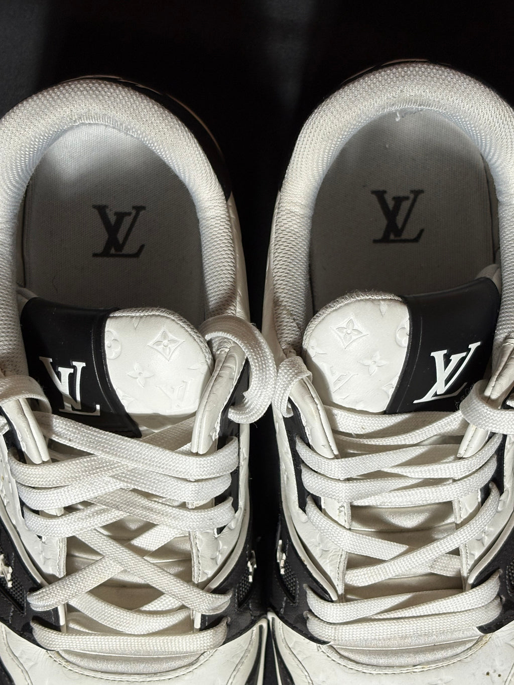 Louis Vuitton Black Monogram Trainers 9LV