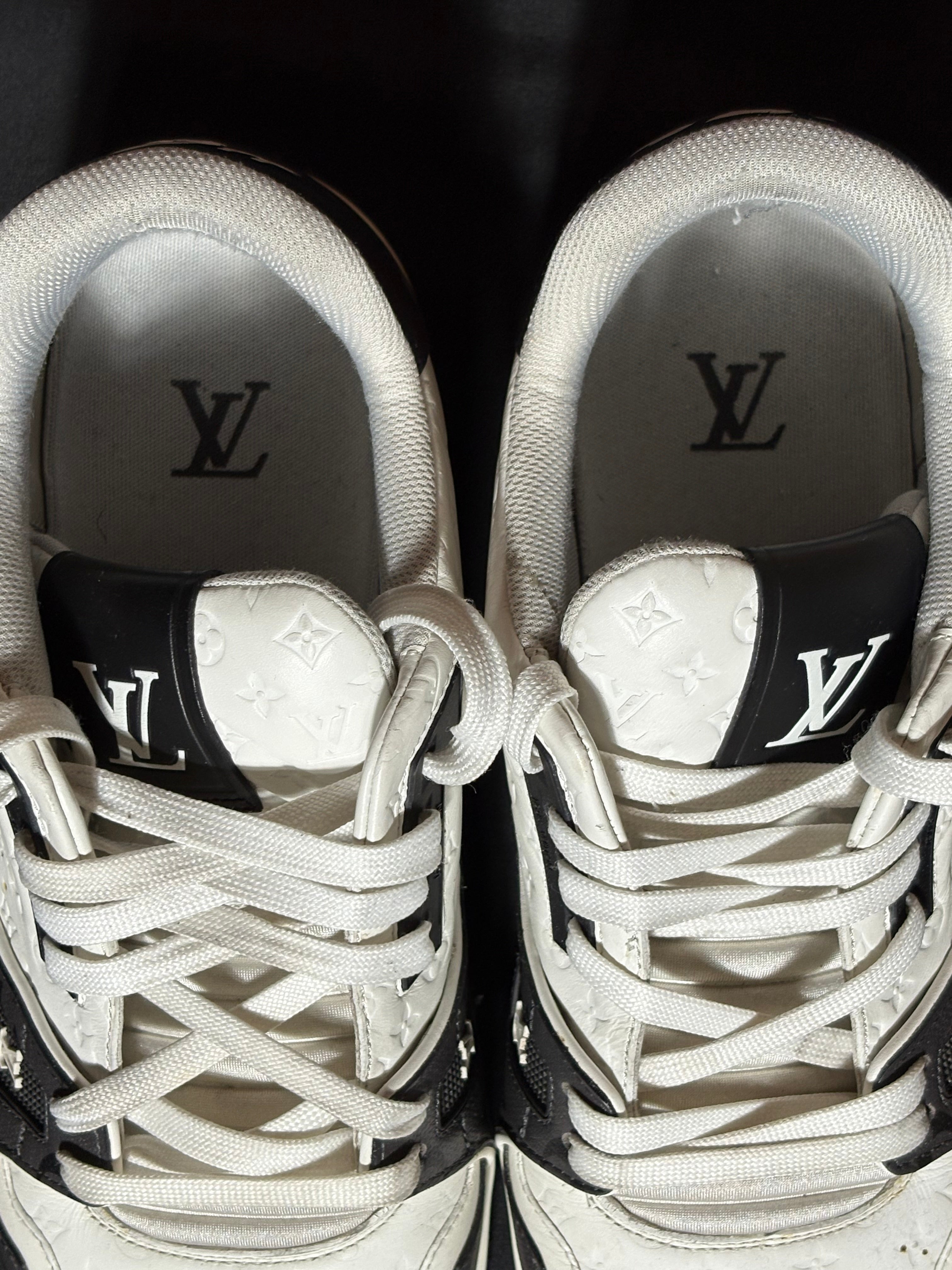 Louis Vuitton Black Monogram Trainers 9LV