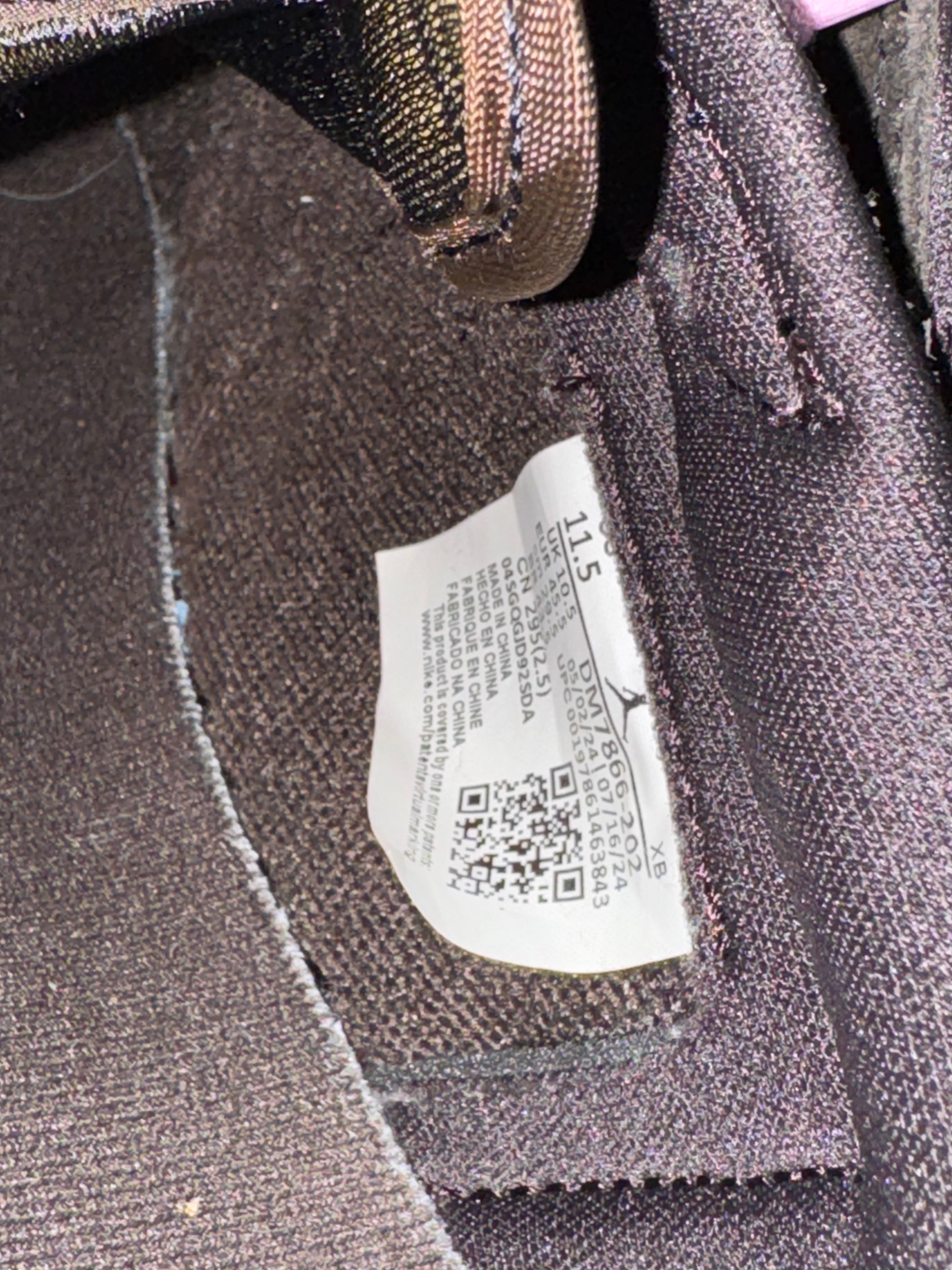 Travis Scott Jordan 1 Velvet