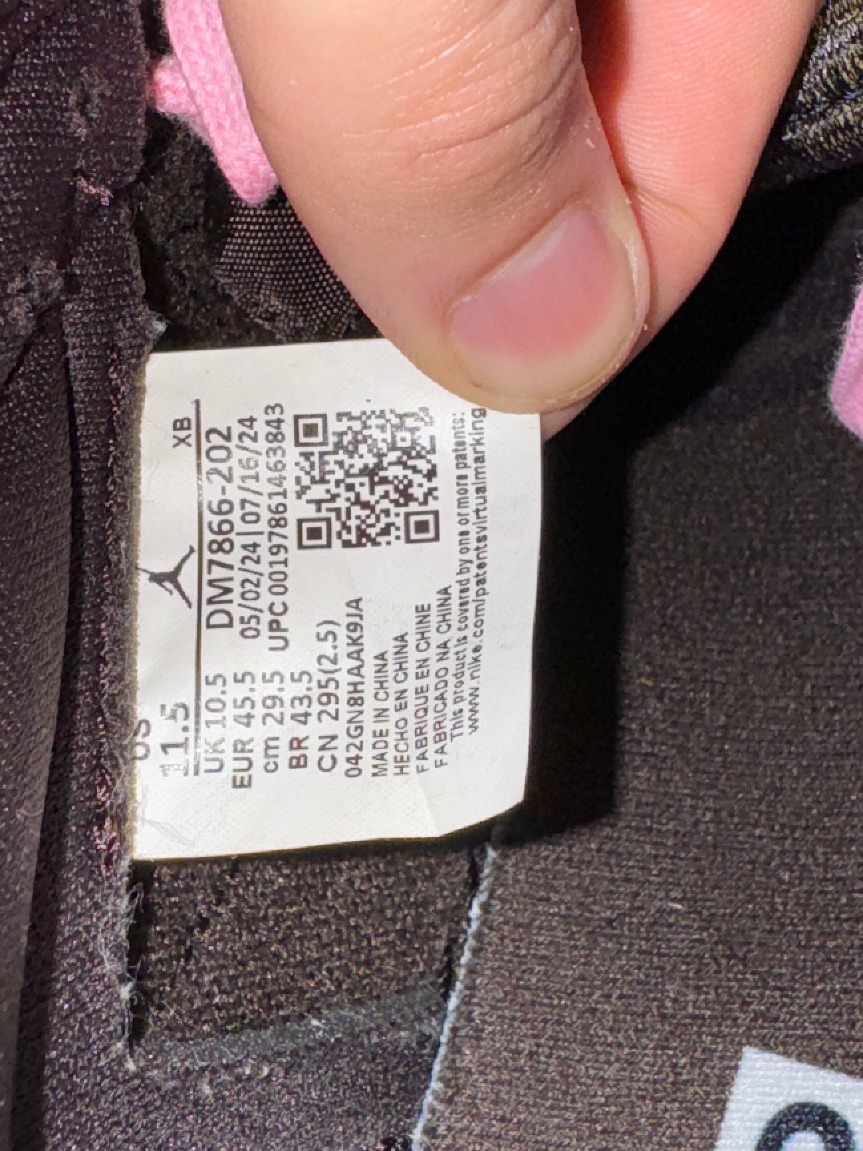 Travis Scott Jordan 1 Velvet