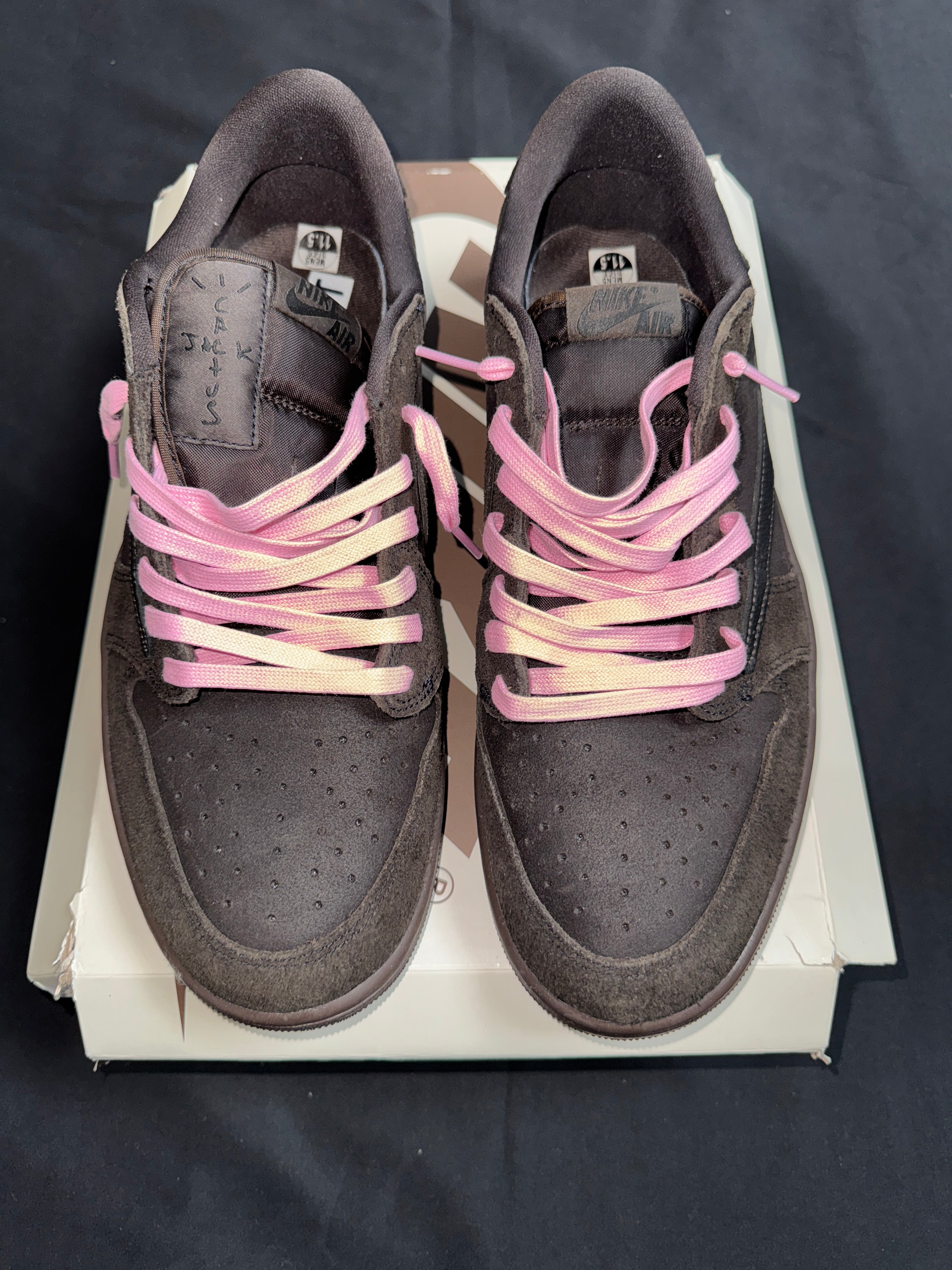 Travis Scott Jordan 1 Velvet