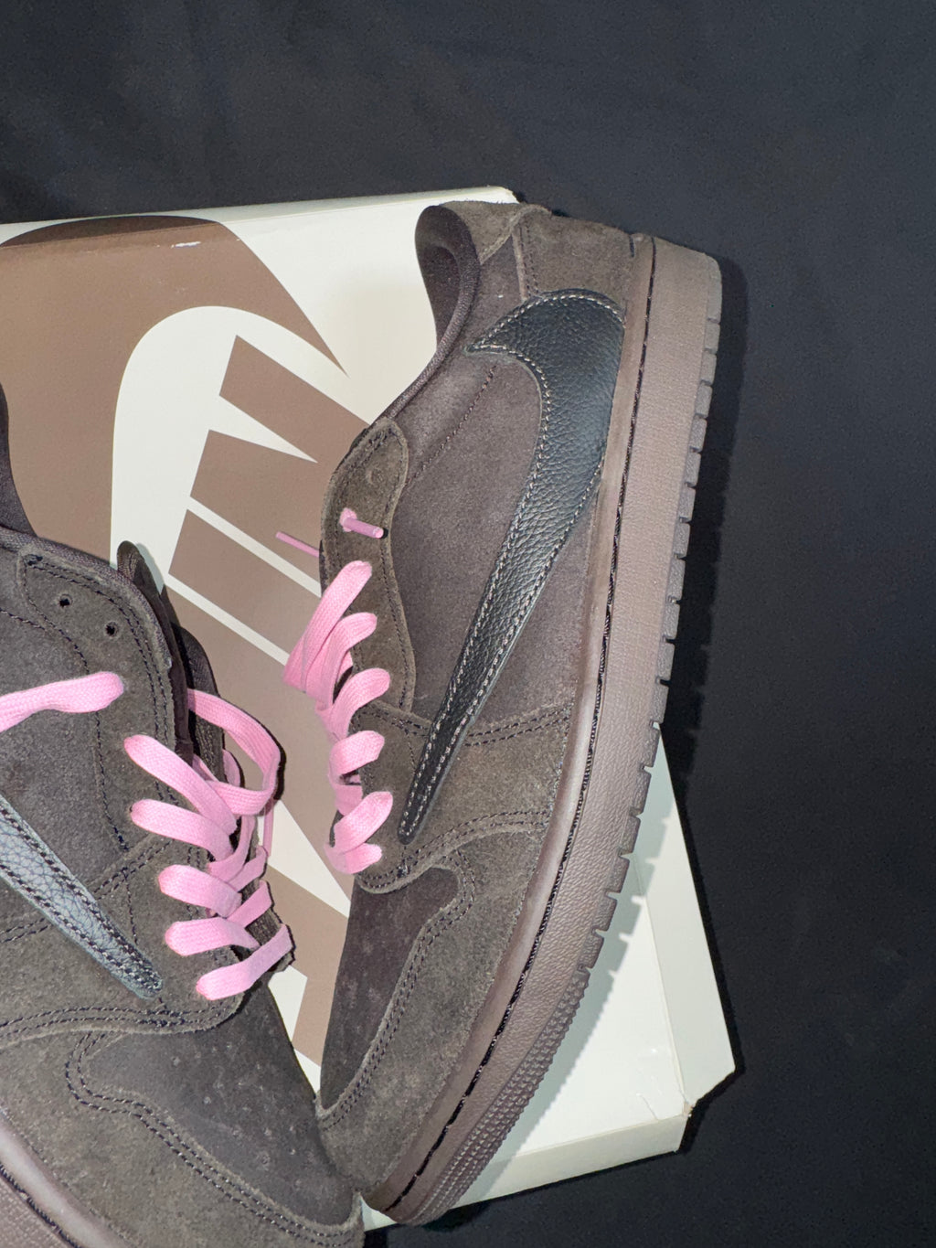 Travis Scott Jordan 1 Velvet