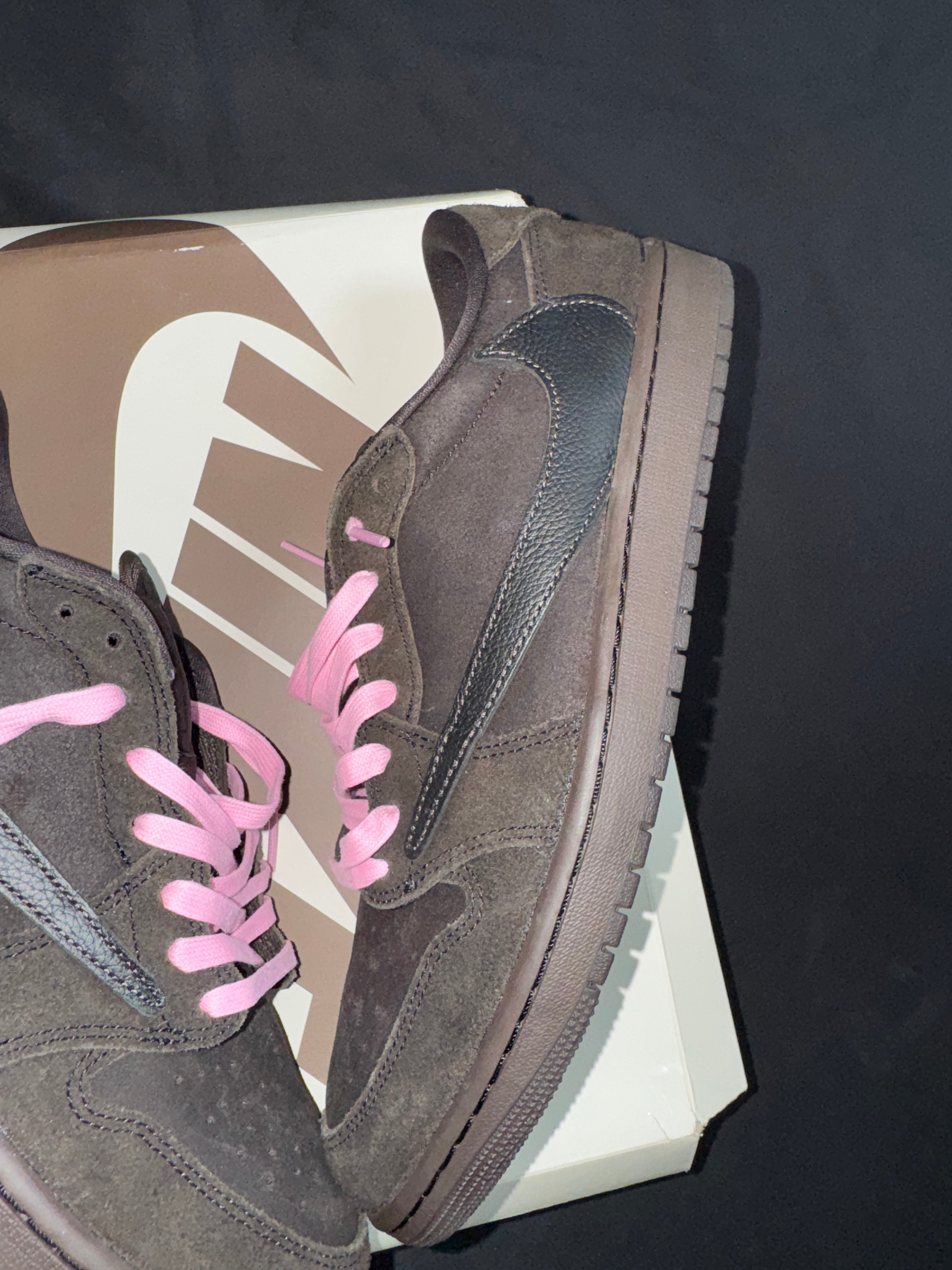 Travis Scott Jordan 1 Velvet