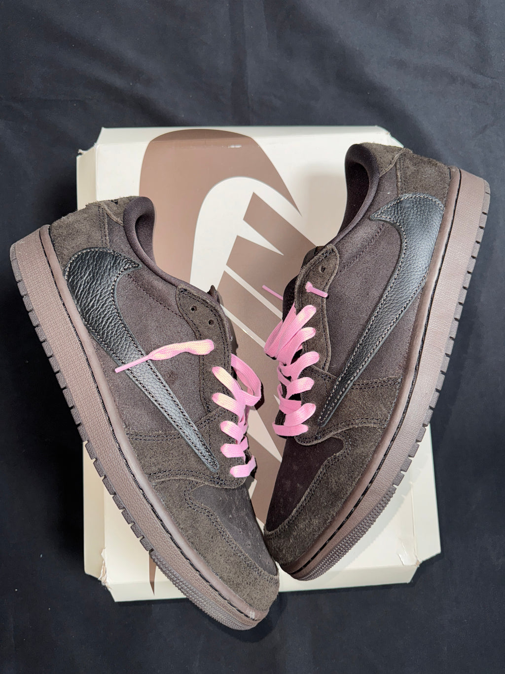 Travis Scott Jordan 1 Velvet