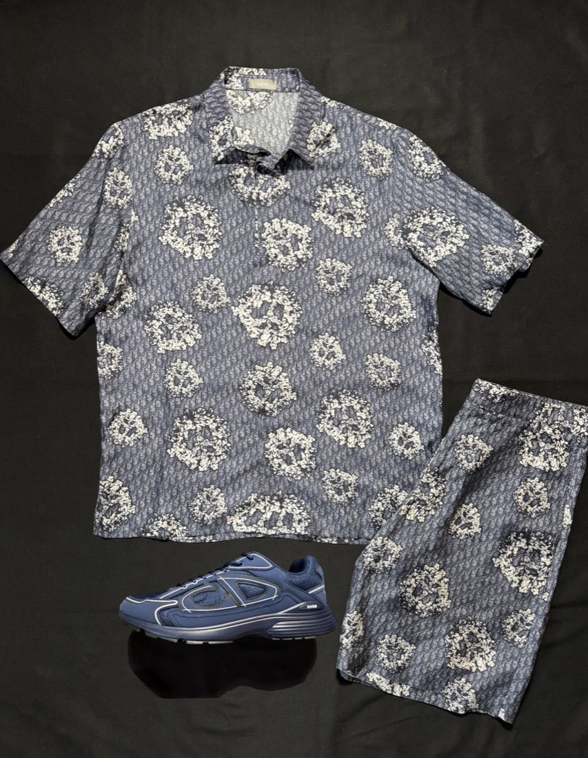 New Outfit Avaliable Now ☮️